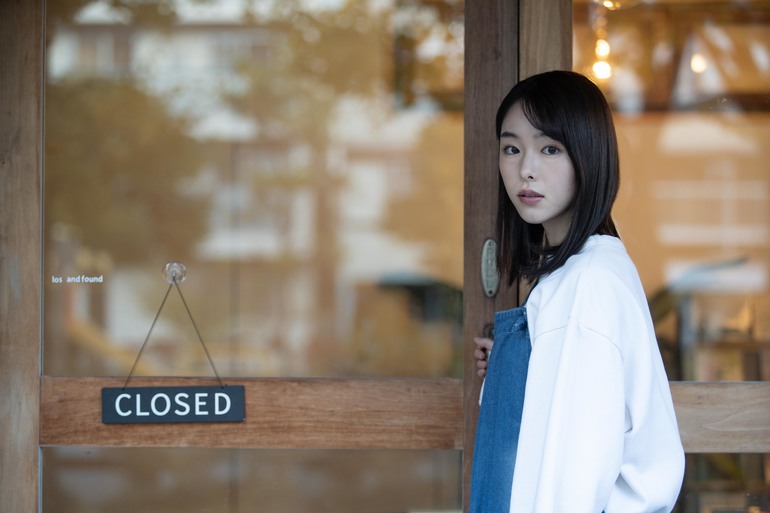 唐田えりか復帰作・長編映画『の方へ、流れる』の見どころやキャストは？